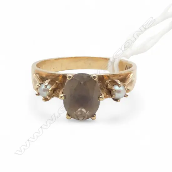 VINTAGE 9ct GOLD SMOKEY QUARTZ & 2 PEARL RING 3.5gms SIZE P
