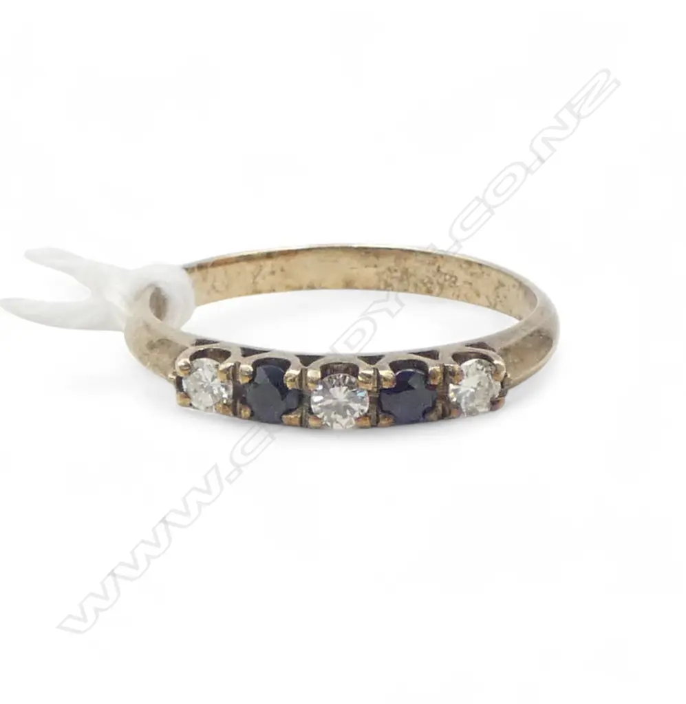 9ct SAPPHIRE & DIAMOND RING, 1.9gm, Dia.0.15ct Image 1++