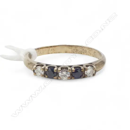 **RTV** 9ct SAPPHIRE & DIAMOND RING, 1.9gm, Dia.0.15ct SIZE O