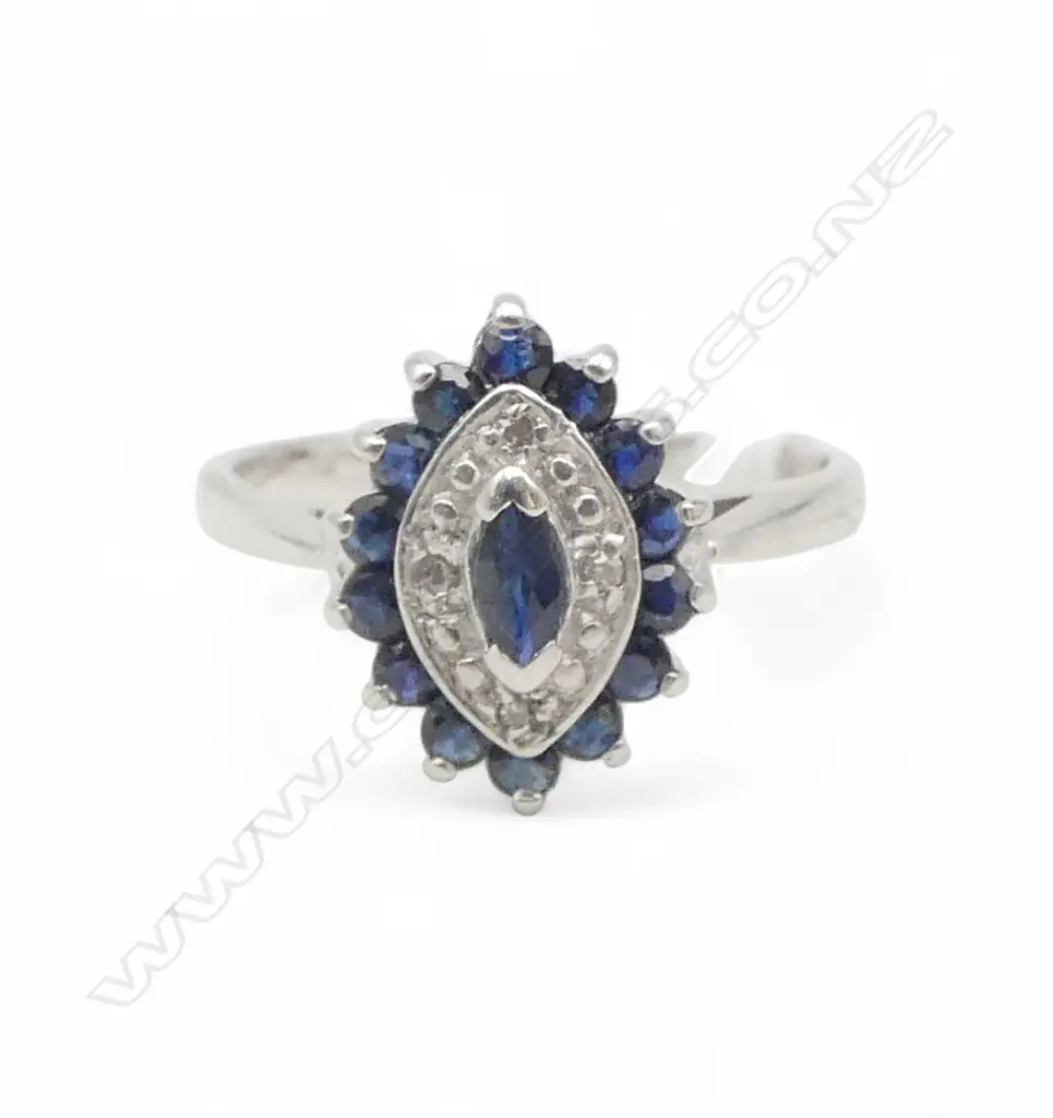 18ct SAPPHIRE & DIAMOND RING, 2.7gm Image 1++