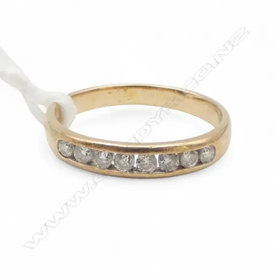 **RTV** 9ct DIAMOND ETERNITY RING, 1.7gm, D=0.25ct SIZE M
