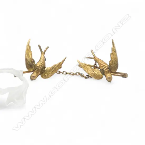 c.1900 9ct GOLD 2 SWALLOW chain linked BROOCHES 2.4gms