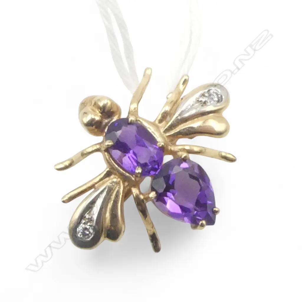 9ct gold amethyst and diamond fly brooch 1.93gms Image 1++