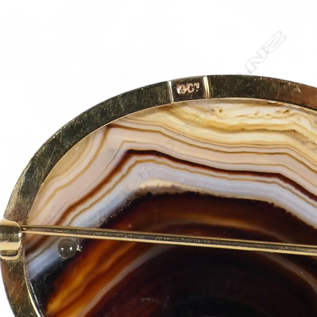 Rolled gold multi coloured agate brooch Image 1++