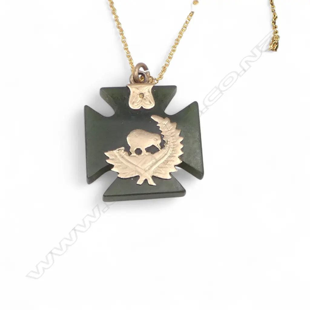 COLONIAL 9CT GOLD & GREENSTONE MALTESE CROSS PENDANT ON 925 SILVER GILT CHAIN, BOXED... Image 1++