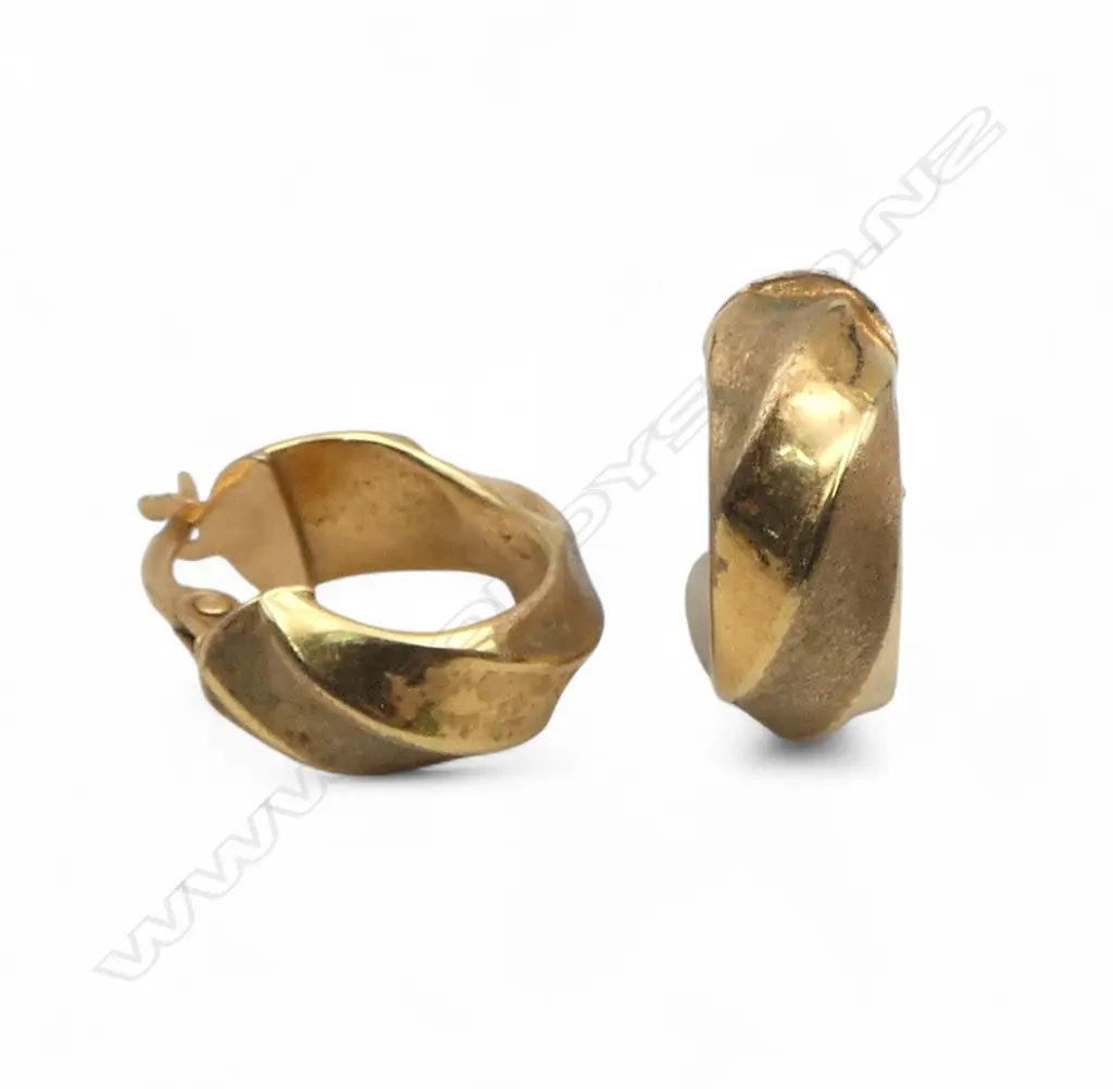 PR 9ct TWISTED HOOP EARRINGS, 1.34gm Image 1++