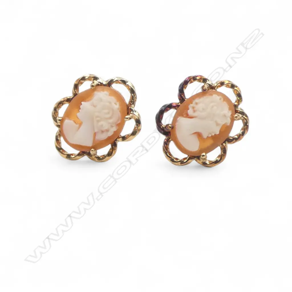 PR 9ct CAMEO EARRINGS, STUD BACKS, 2.2gm Image 1++