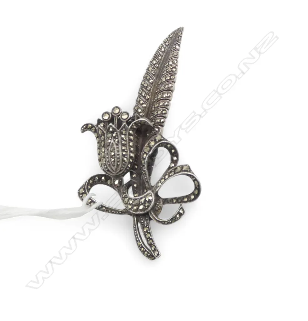 STG SILVER & MARCASITE FLORAL BROOCH Image 1++