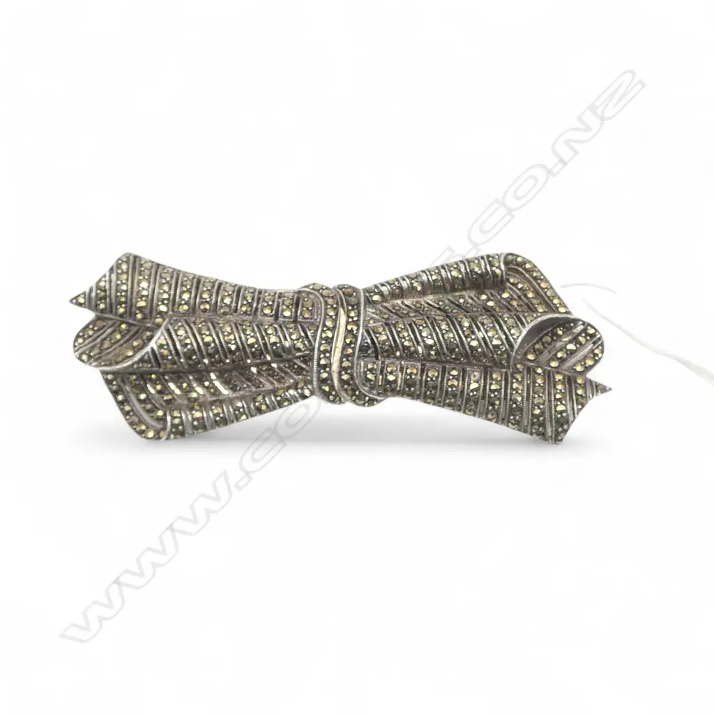 Vintage stg silver and GOLDEN marcasite bow form dress clip with chrome clip & brooch fittings Image 1++
