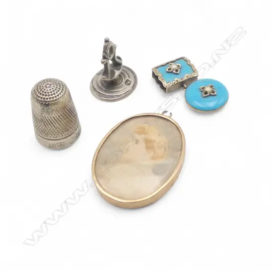 9ct GOLD FRAMED photo LOCKET a.f. 6.8gms + SILVER SEAL + antique jewellery fitting a.f + Dorcas plated thimble