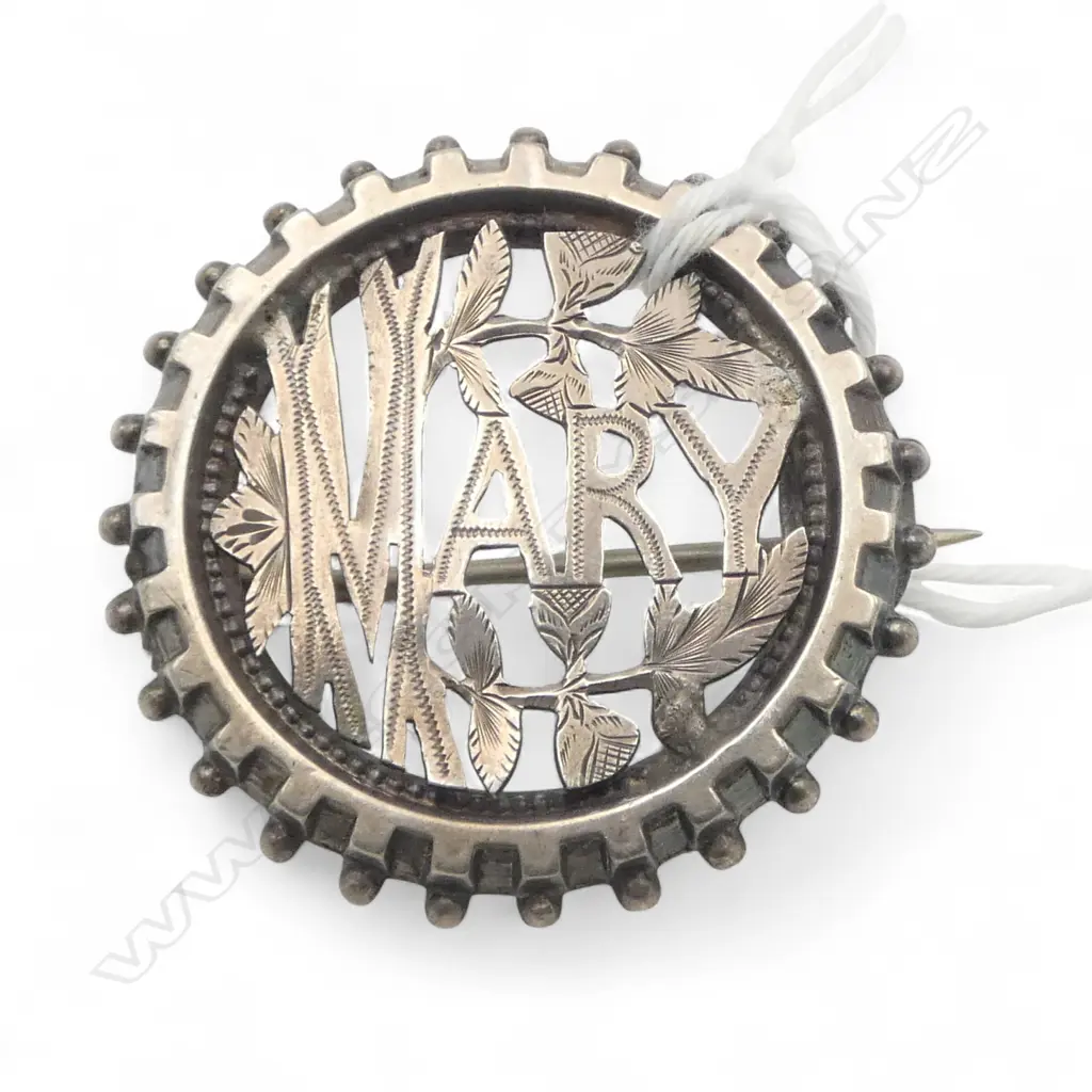 c.1900 silver 'MARY' BROOCH engraved & fret-cut w bead edge  Image 1++