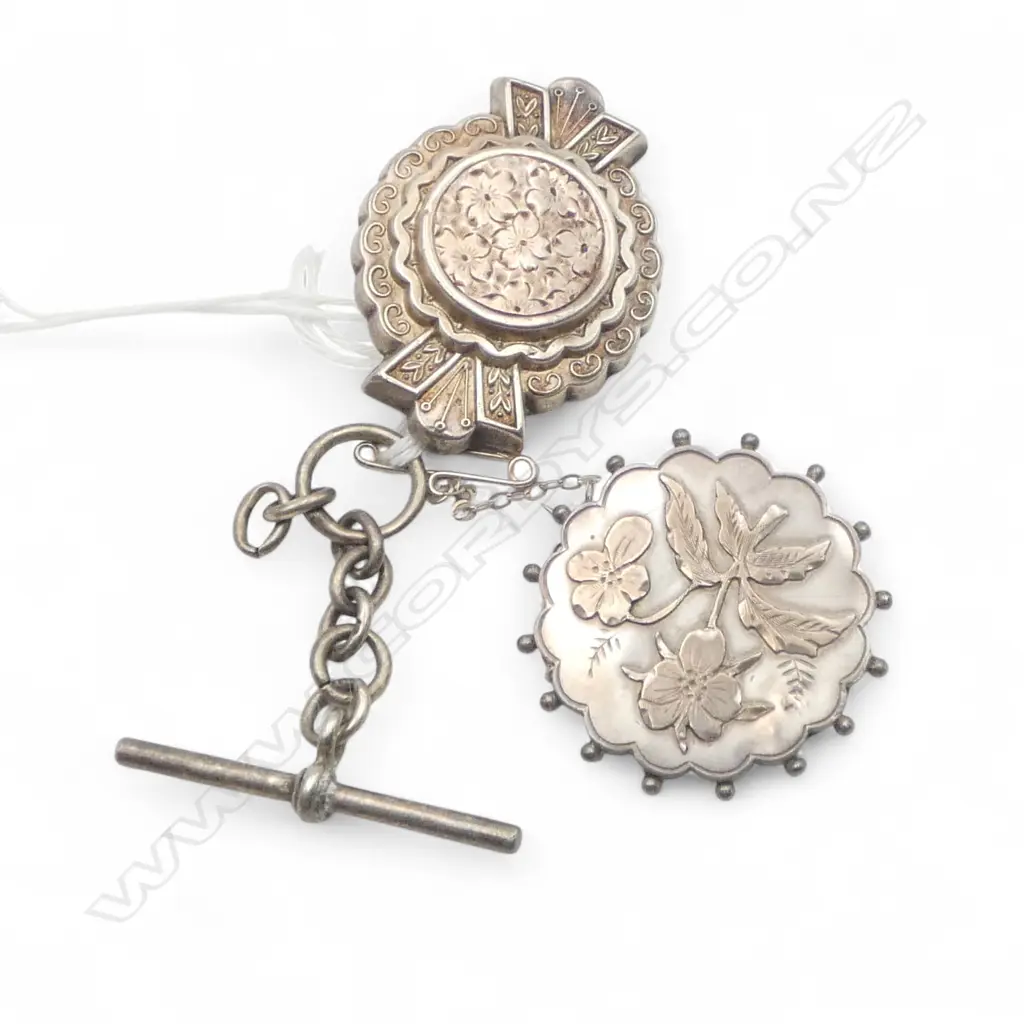 2 VICTORIAN SILVER BROOCHES: 1 Arts & Crafts + STG T-Bar  Image 1++