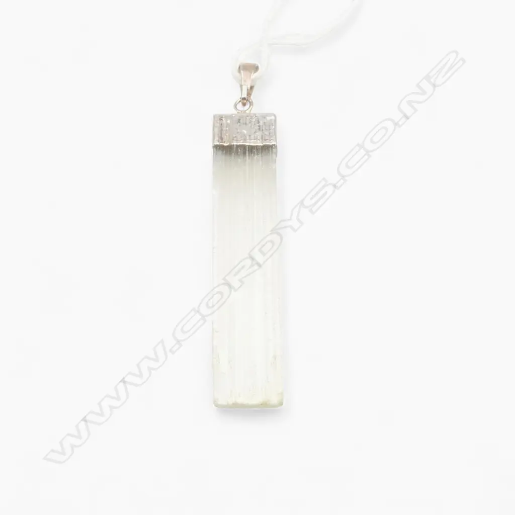 SILVER TOPPED CRYSTAL PENDANT Image 1++