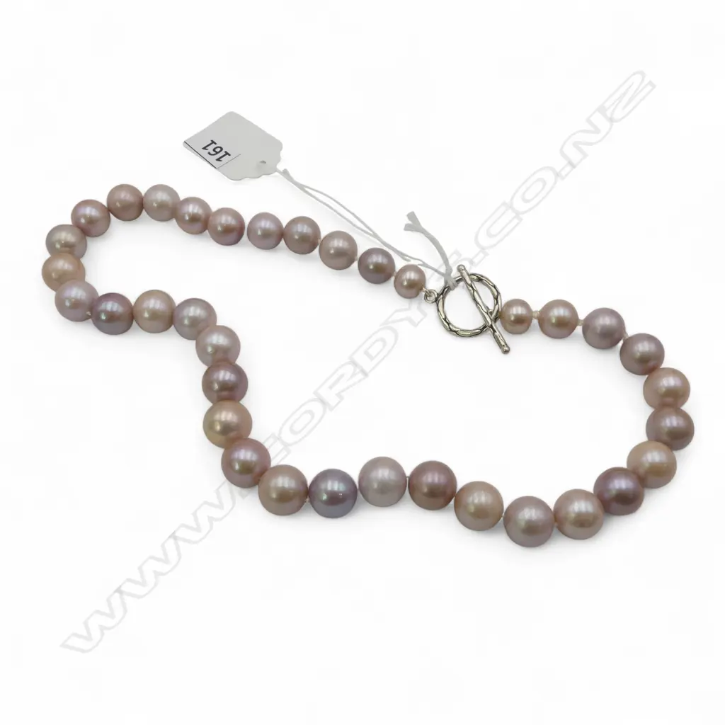 STRING OF LARGE 11 to13mm pale mauve natural colour Edison FRESH WATER PEARLS. L.480mm Image 1++