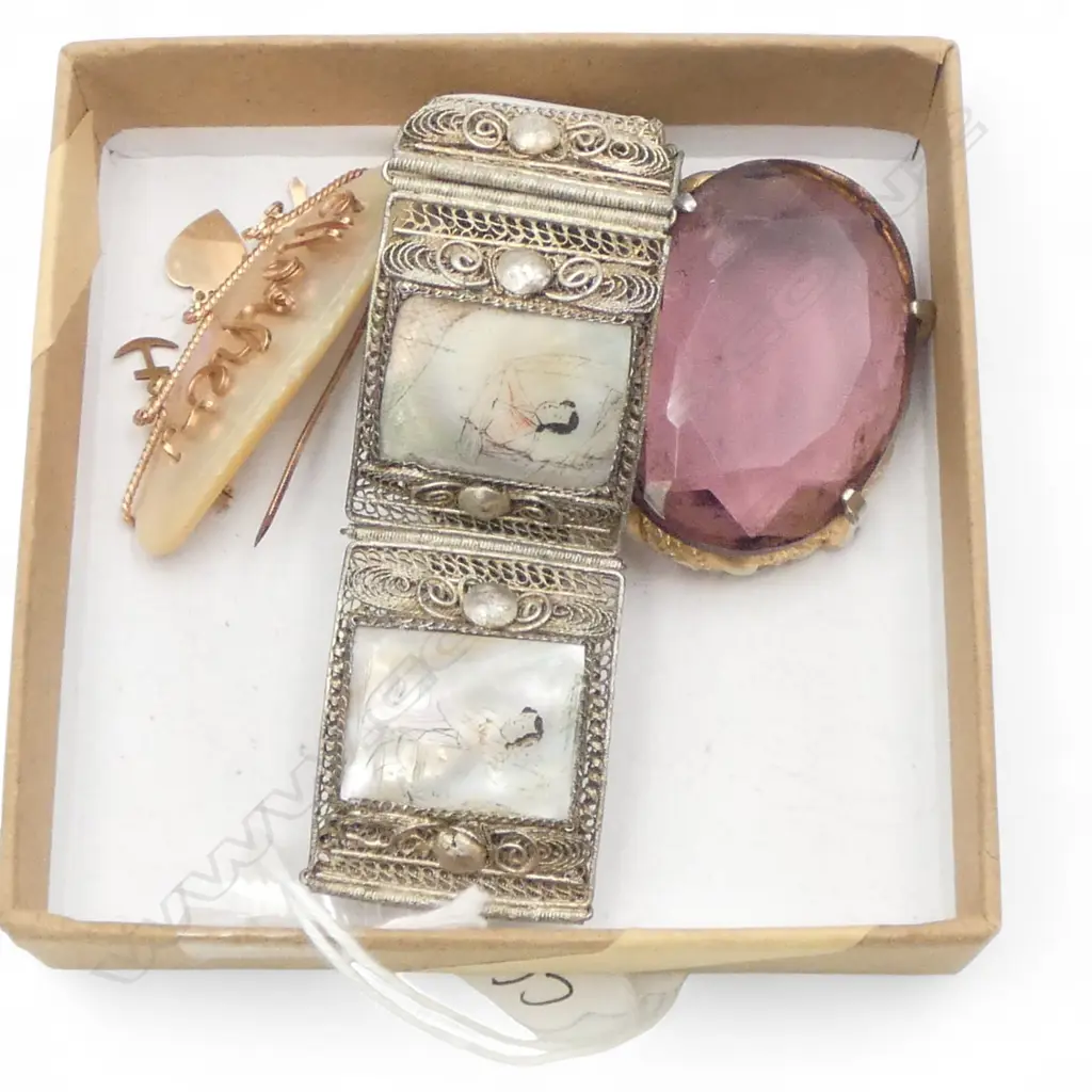 VINTAGE SILVER FILIGREE MOP BRACELET, GOLD LINED MOP 'MOTHER' BROOCH & GLASS BROOCH Image 1++