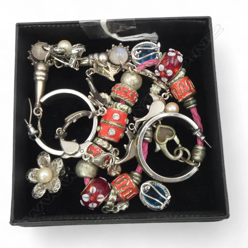 ASST. SILVER & PLATED JEWELLERY Image 1++