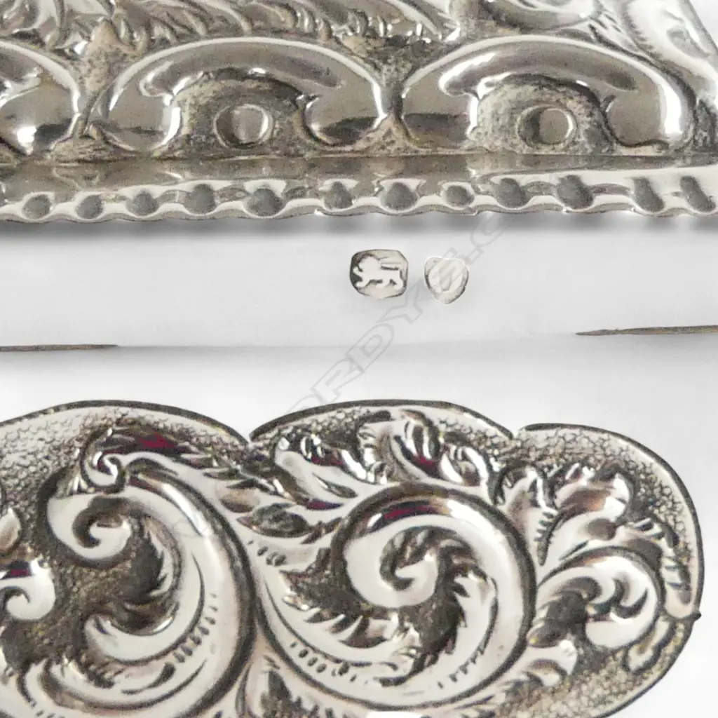 London 1889 SILVER EMBOSSED BOX wooden cedar base.  Silver weight 163gms Image 1++