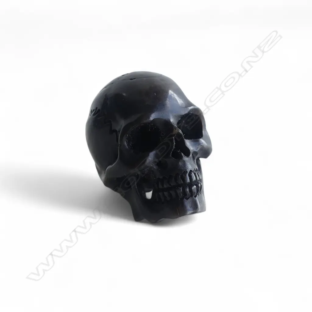 CARVED HORN SKULL NETSUKE Image 1++
