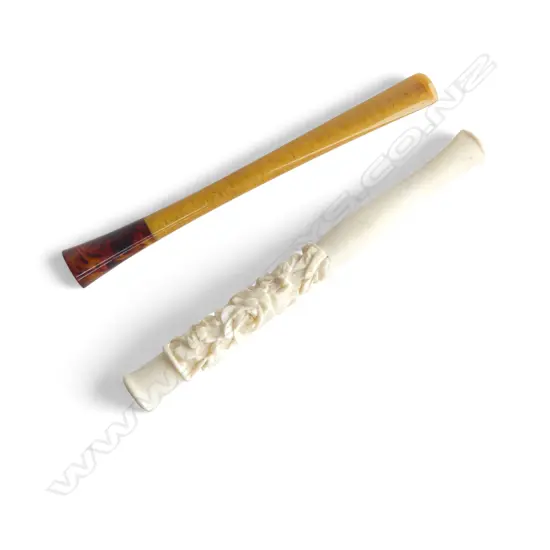 2 VINTAGE CIC HOLDERS 1 IVORY L130MM 1FAUX AMBER 