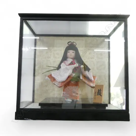 ASIAN DOLL IN CASE 440x470mm