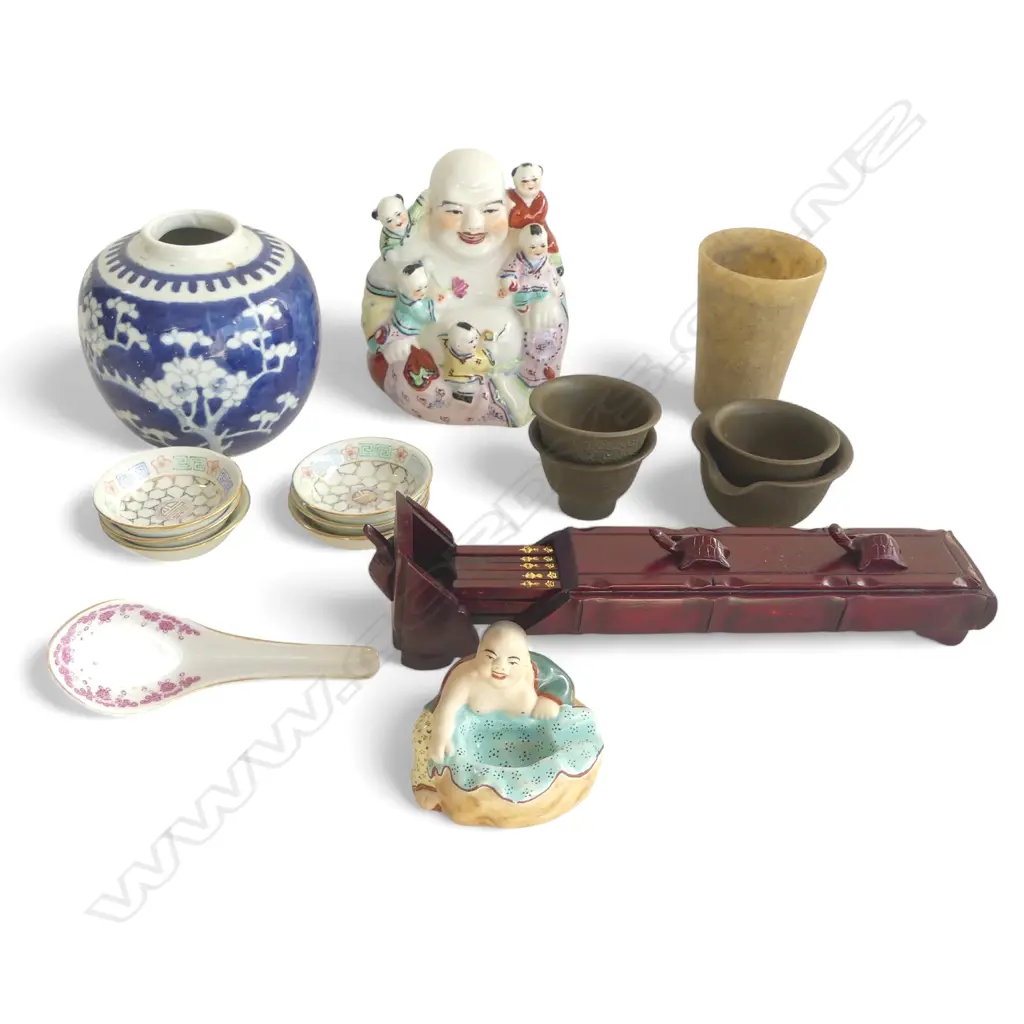 CHINESE BOXED CHOPSTICK SET L260MM & 15 CHINESE COLLECTALES Image 1++