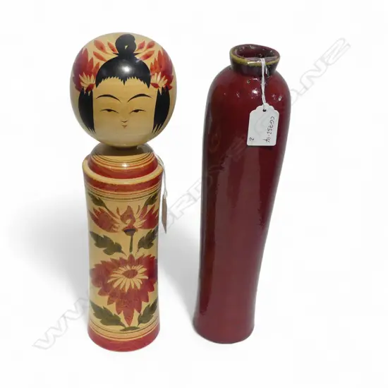 JAPANESE KOKESHI DOLL & PEACH-BLOOM GLAZE WILLOW VASE. H.310mm