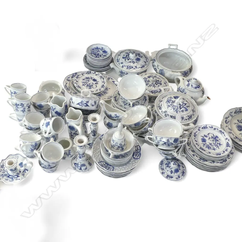 LARGE BLUE DANUBE CHINA DINNER SERVICE Image 1++