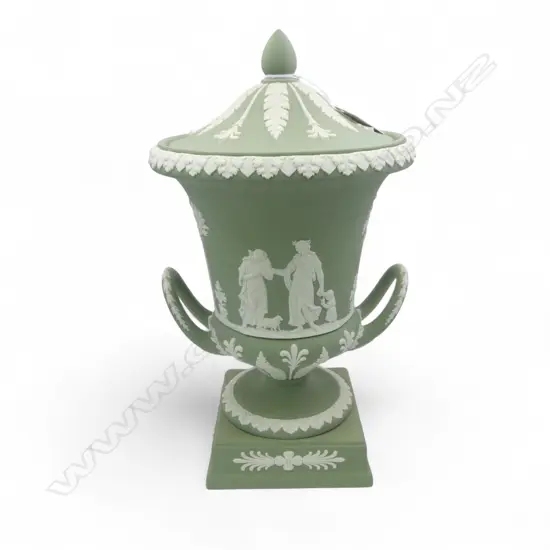WEDGWOOD GREEN JASPERWARE LIDDED URN H.295mm