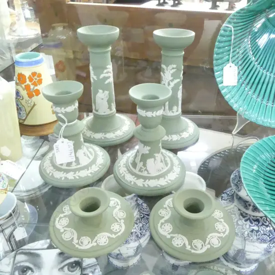 3 PRS  WEDGWOOD GREEN JASPERWARE CANDLESTICKS H.165mm