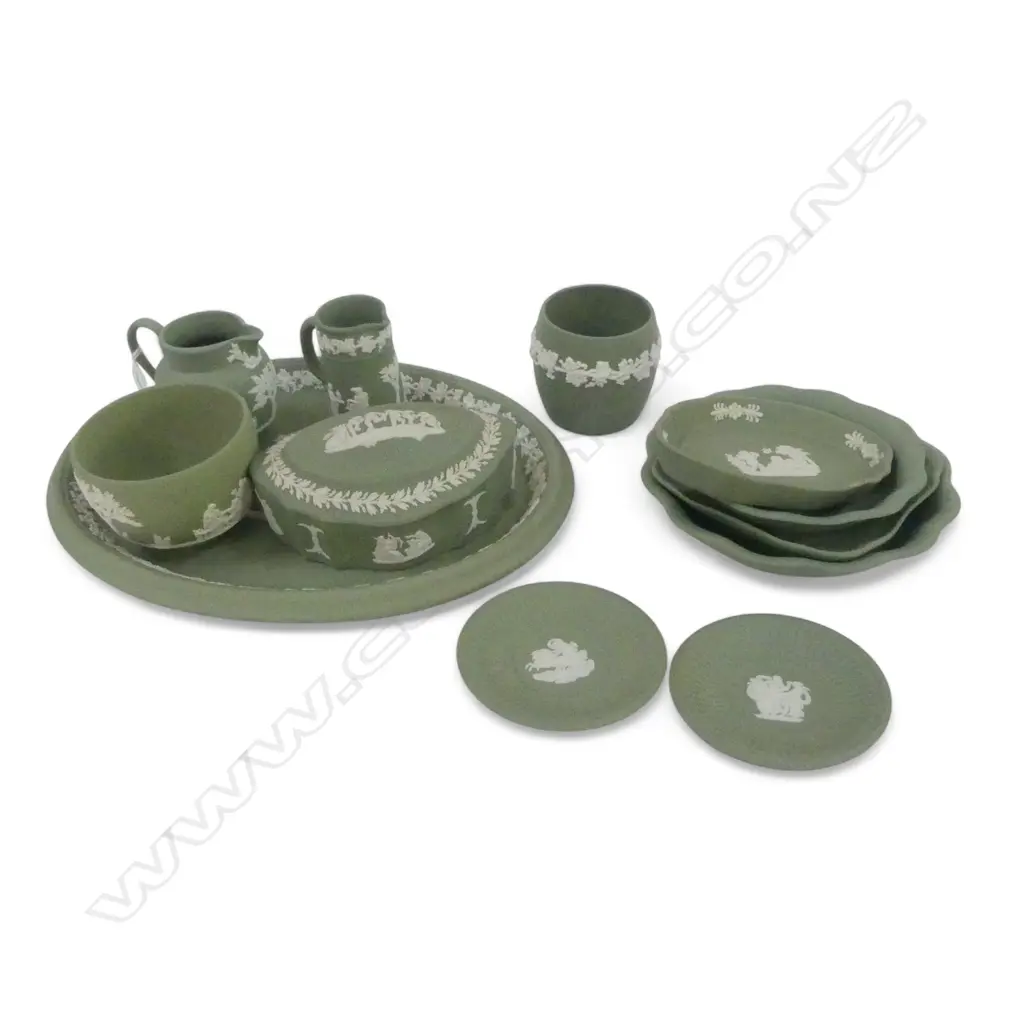 12 PCES WEDGWOOD GREEN JASPERWARE INCL. OVAL DISH W.250mm Image 1++