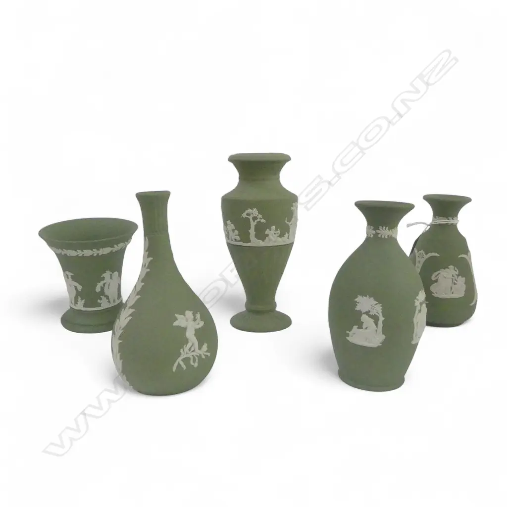 5 WEDGWOOD GREEN JASPERWARE VASES H.155mm Image 1++