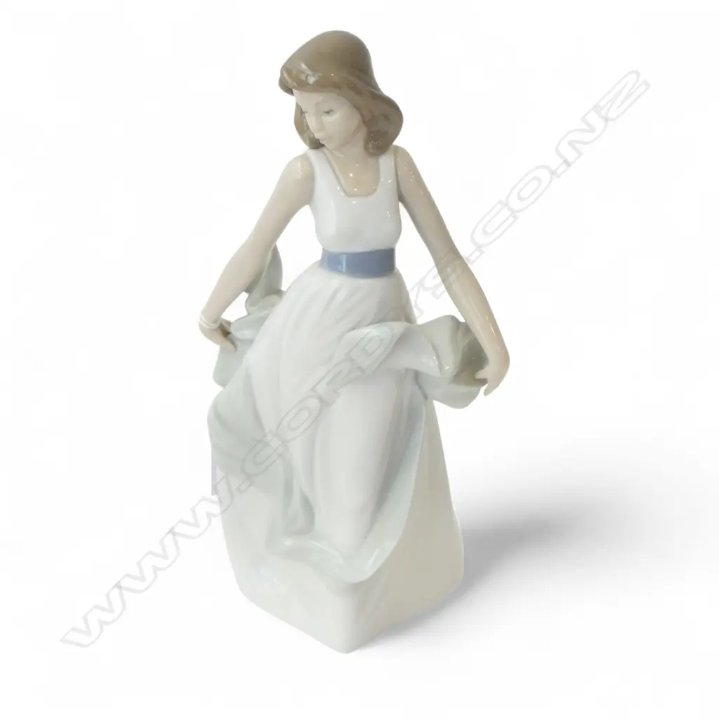 NAO FIGURINE H.260mm Image 1++