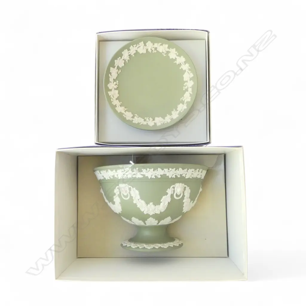 WEDGWOOD GREEN JASPERWARE FOOTED BOWL 180mm dia & COMPORT, BOTH BOXED Image 1++