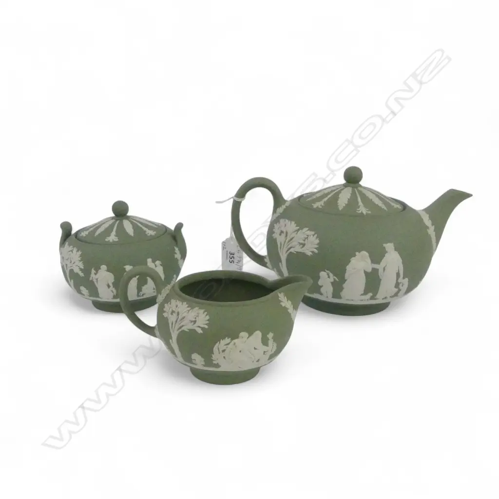 WEDGWOOD GREEN JASPERWARE TEAPOT (BOXED) + MILK & SUGAR Image 1++