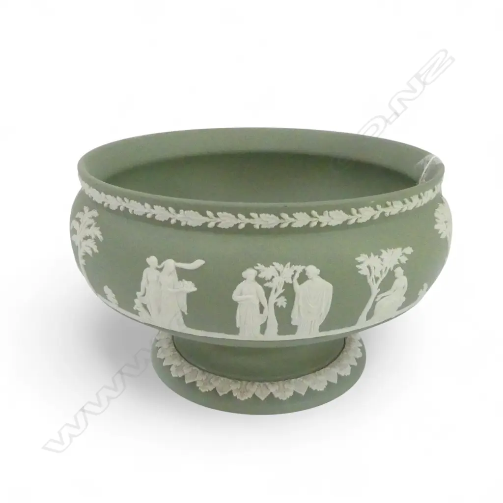 WEDGWOOD GREEN JASPERWARE COMPORT, 220mm dia, BOXED Image 1++