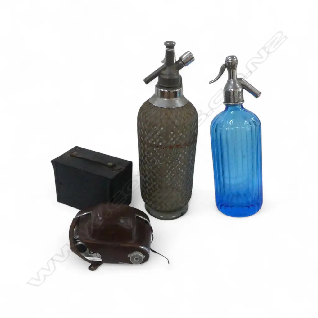 2 SODA SYPHONS H.340mm, 2 OLD CAMERAS Image 1++