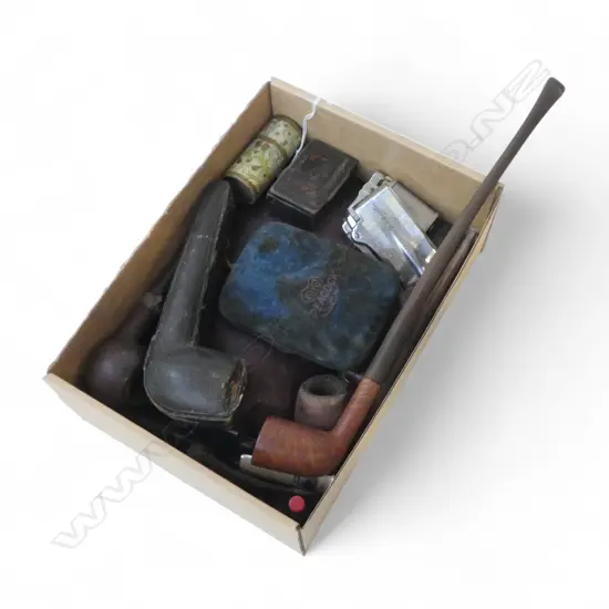 COLLECTION VINTAGE PIPES, LIGHTERS & PARAPHENALIA