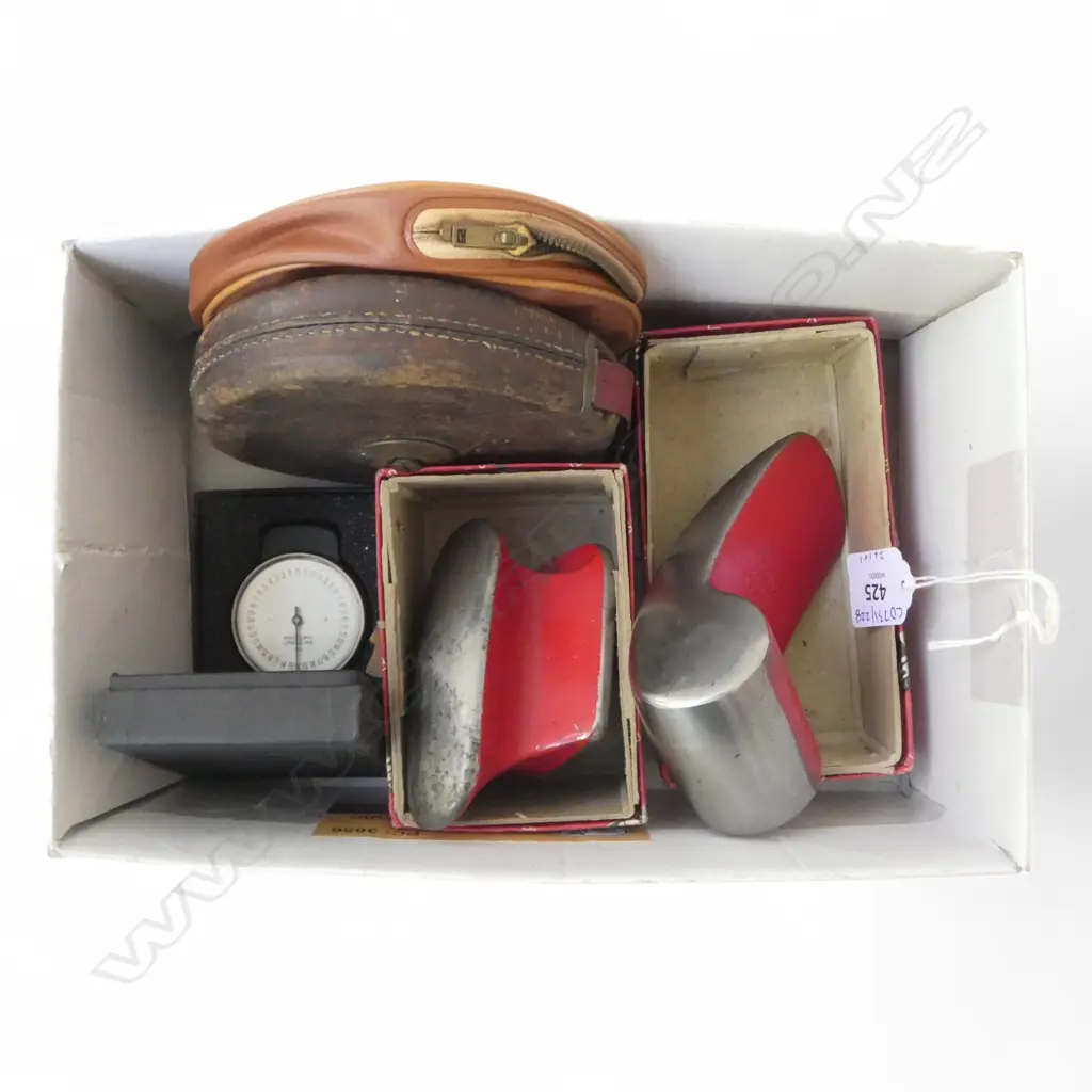 2 VINTAGE BOXED PANELBEATER DOLLYS L110 LONGEST TAPE MEASURES ETC Image 1++