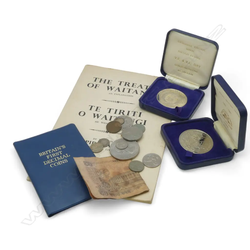 SMALL SELECTION WORLD COINS & MEDALLIONS Image 1++