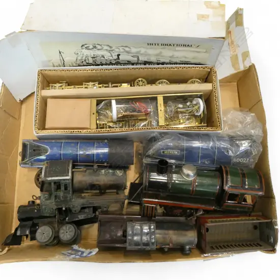 VINTAGE 6 PART HORNBY TRAIN ENGINES & MODEL CAR KIT EQUIPMENT