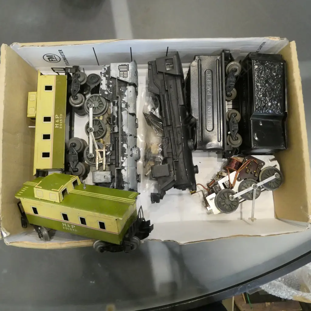 SAKAI MODEL TRAIN ENGINE PART ENGINE 2 TENDERS & 2 CARRIAGES Image 1++