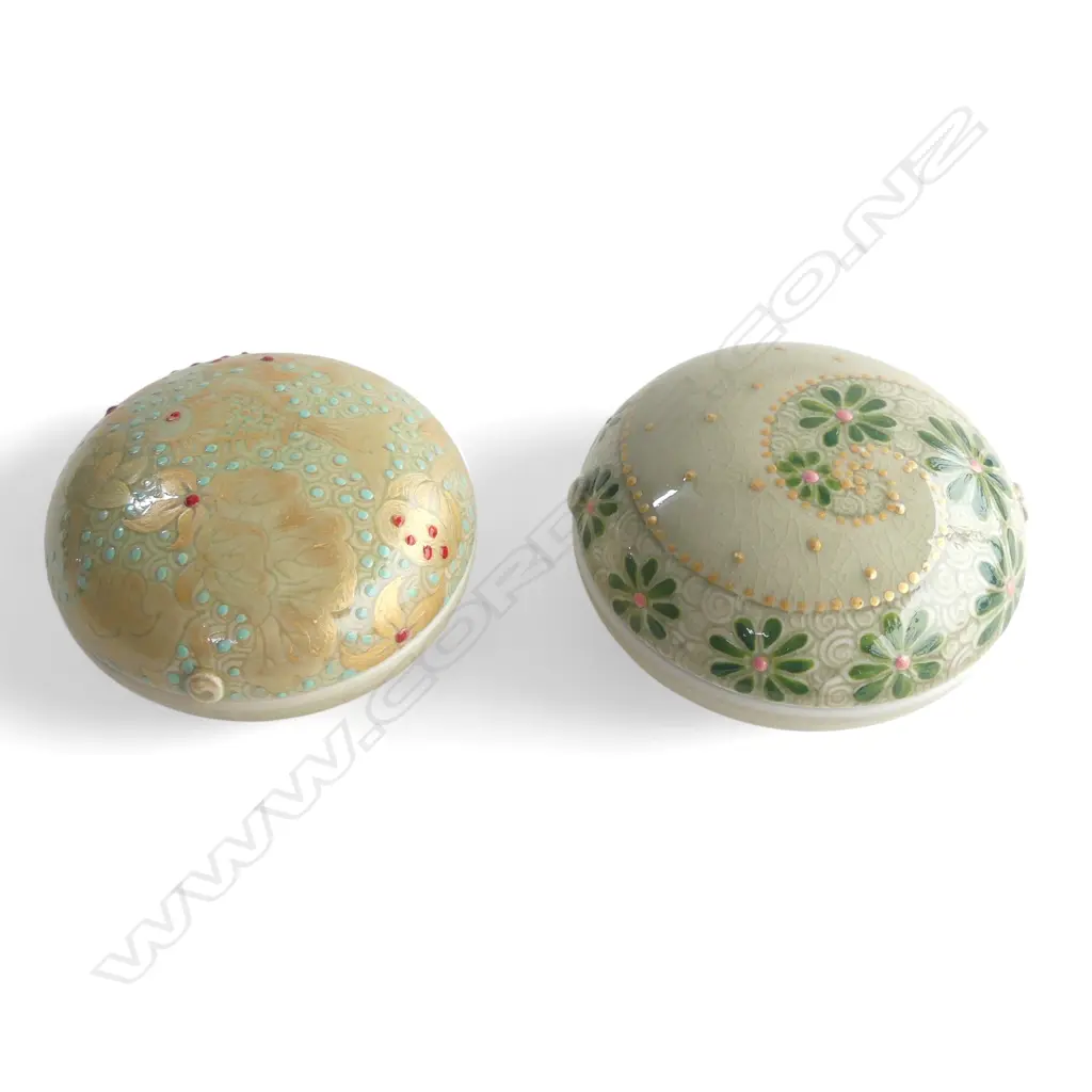 2 KEUM SUN LEE TRINKET BOXES, GOLD DETAIL Image 1++