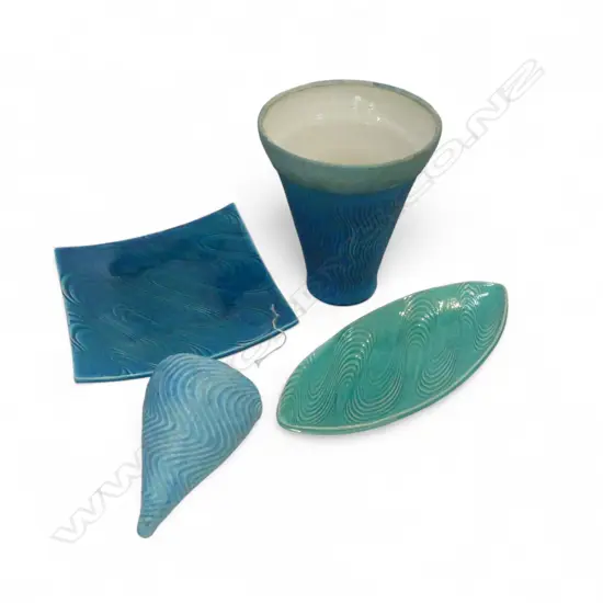 4 PCES N.Z. STUDIO POTTERY 