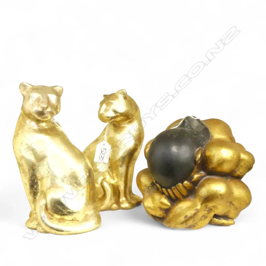 A PAIR OF GOLD PANTHERS 22mm (H)  AND A WEEPING BUDDHA FIGURINE 155mm (H) Image 1++