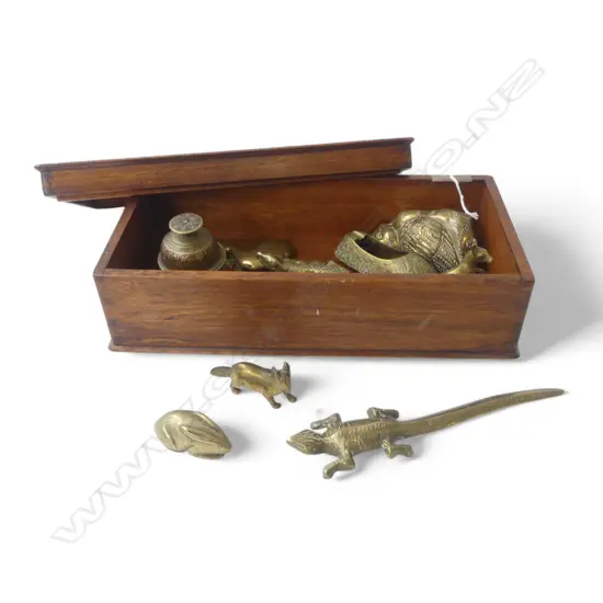 VINTAGE OAK BOX L260MM & COLLECTION OF BRASS ANIMALS PAPER KNIVES ETC