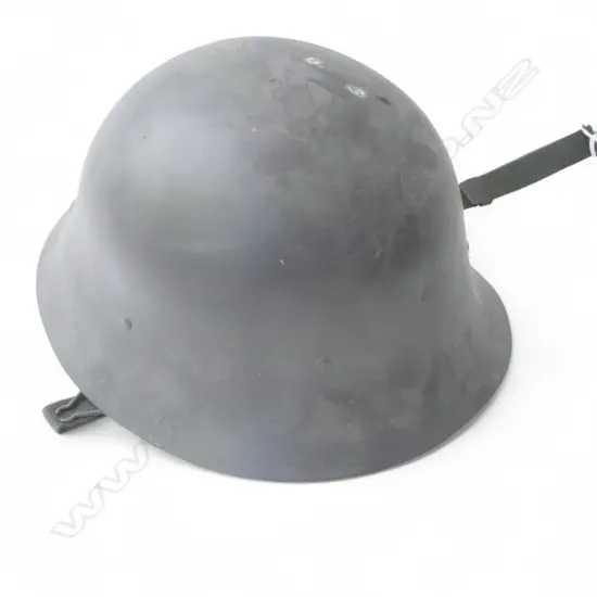 VINTAGE ITALIAN STEEL HELMET