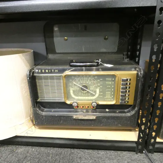 TRANS OCEANIC ZENITH VINTAGE RADIO H280 L440MM