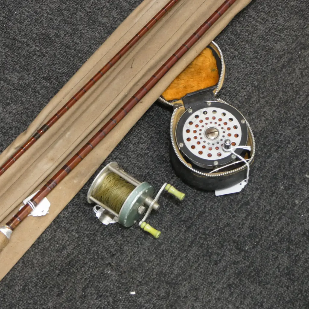 1935 3PC & TIP SPLIT CANE FISHING ROD & 2  REELS Image 1++