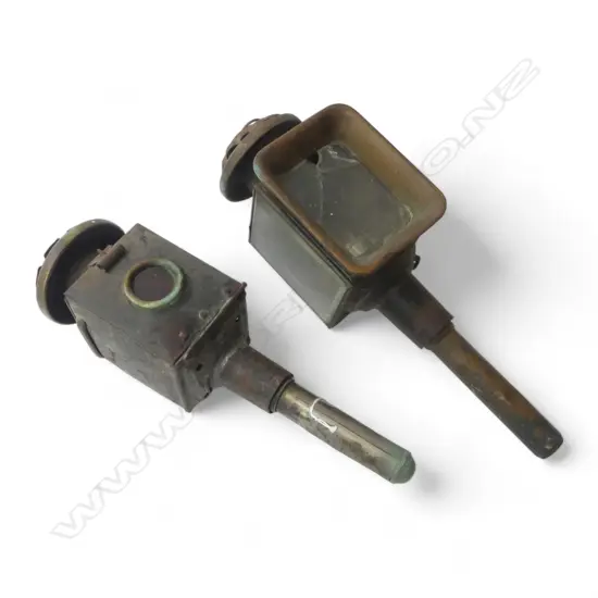 2 ANTIQUE CARRIAGE LAMPS 1 GLASS AF