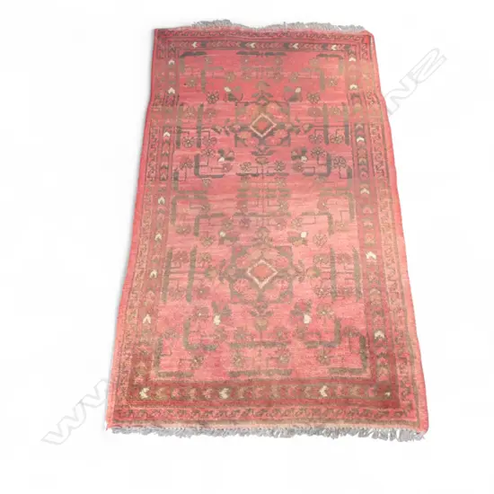 SMALL RED & BLACK PERSIAN RUG L1000 W540MM